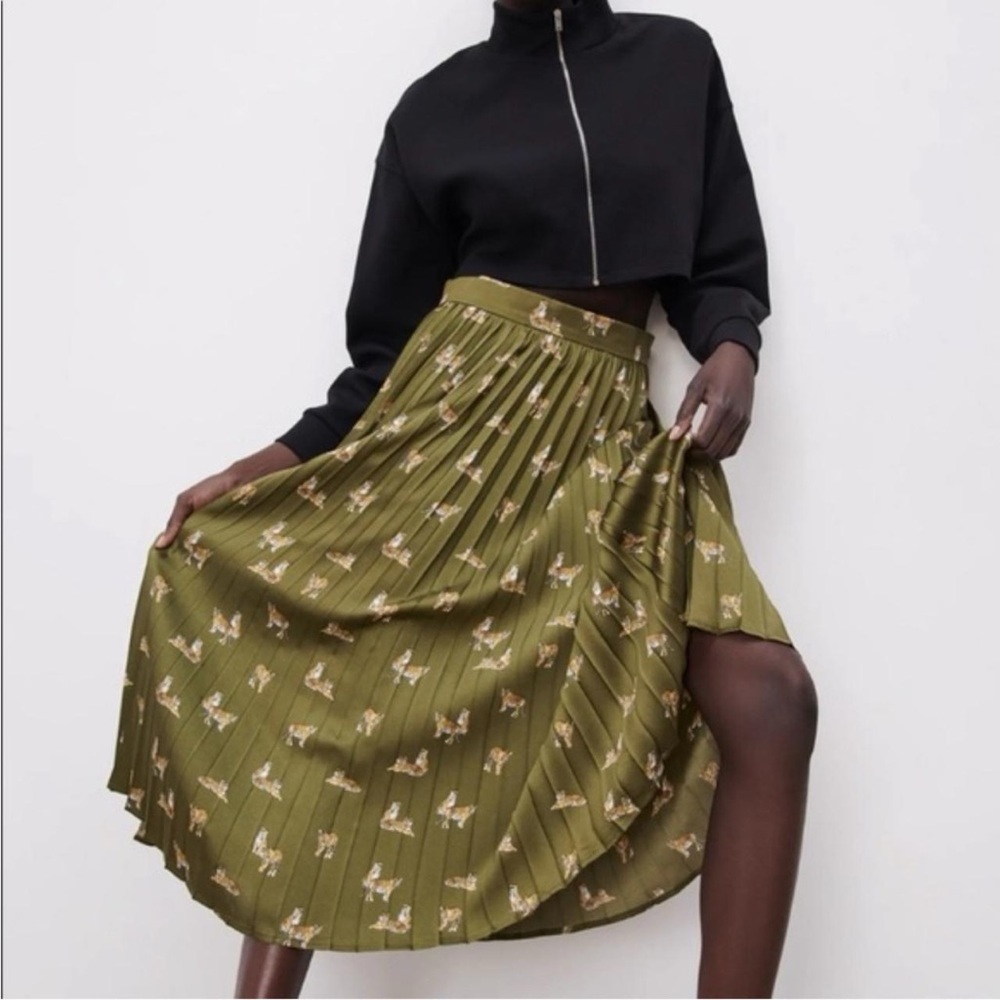 Zara satin pleated olive green tiger midi skirt 💜